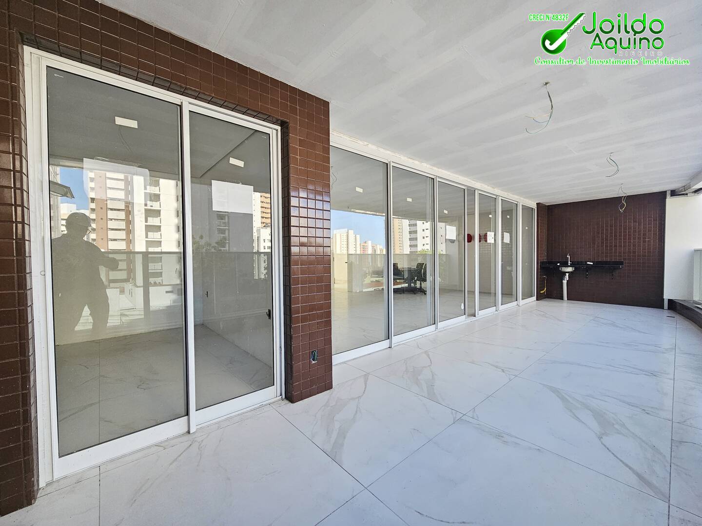 Apartamento à venda com 4 quartos, 218m² - Foto 4