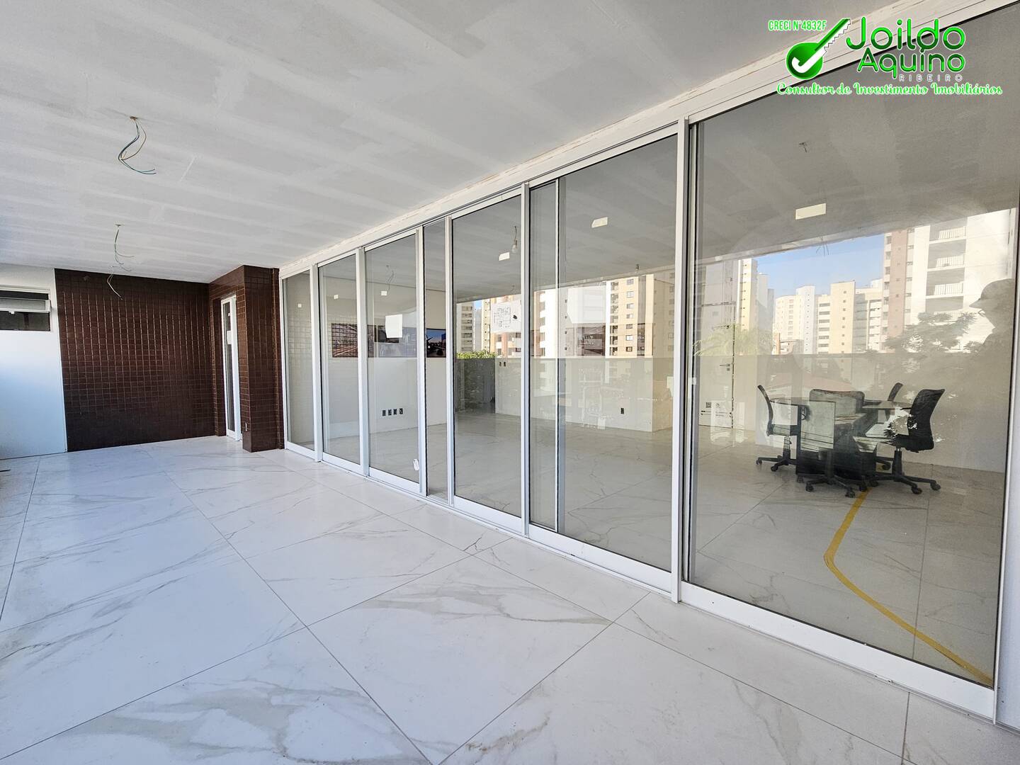 Apartamento à venda com 4 quartos, 218m² - Foto 5